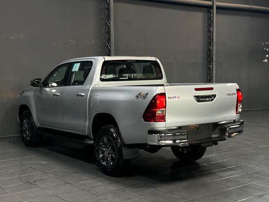 TOYOTA-HILUX-2026