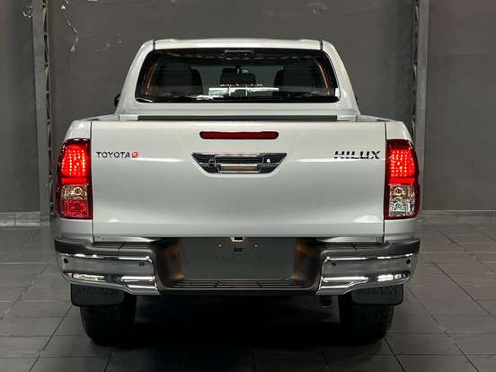 TOYOTA-HILUX-2026