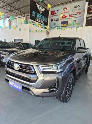 TOYOTA-HILUX-2023