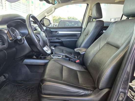 TOYOTA-HILUX-2023
