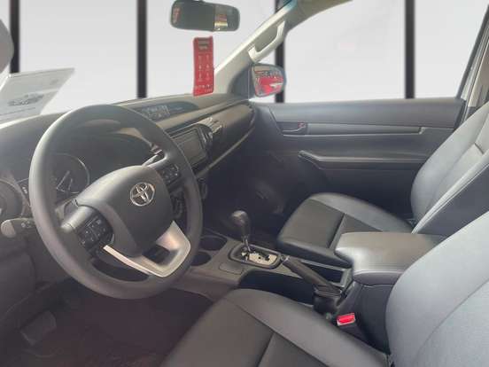 TOYOTA-HILUX-2025