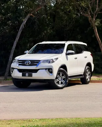 TOYOTA HILUX SW4 2.7 SRV 7 LUGARES 4X2 16V FLEX 4P AUTOMÁTICO TOYOTA HILUX SW4 2.7 SRV 7 LUGARES 4X2 16V FLEX 4P AUTOMÁTICO