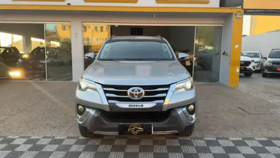 TOYOTA-HILUX SW4-2.8 SRX 4X4 16V TURBO INTERCOOLER DIESEL 4P AUTOMÁTICO TOYOTA-HILUX SW4-2016