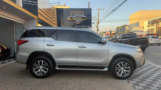 TOYOTA-HILUX SW4-2016