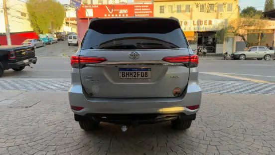 TOYOTA-HILUX SW4-2016