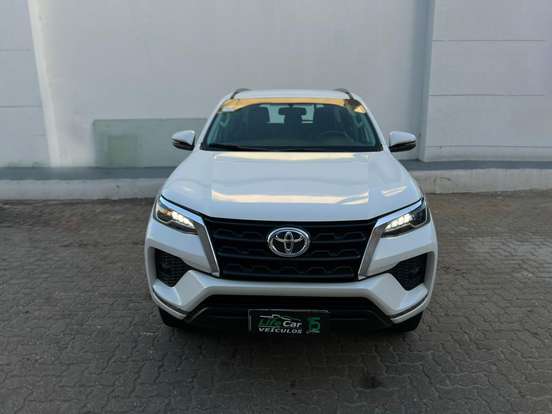 TOYOTA-HILUX SW4-2.7 VVT-i FLEX SRV 7L 4X2 AUTOMÁTICO TOYOTA-HILUX SW4-2021