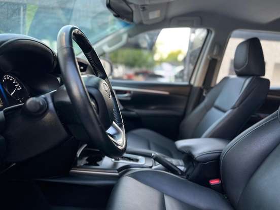 TOYOTA-HILUX SW4-2.7 VVT-i FLEX SRV 7L 4X2 AUTOMÁTICO TOYOTA-HILUX SW4-2021