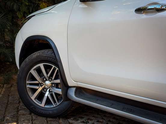 TOYOTA-HILUX SW4-2020