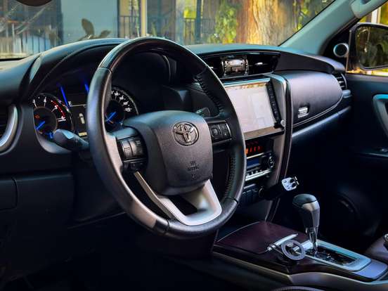 TOYOTA-HILUX SW4-2020