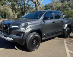 TOYOTA HILUX 2.8 D-4D TURBO DIESEL CD GR-S 4X4 AUTOMÁTICO TOYOTA HILUX 2.8 D-4D TURBO DIESEL CD GR-S 4X4 AUTOMÁTICO