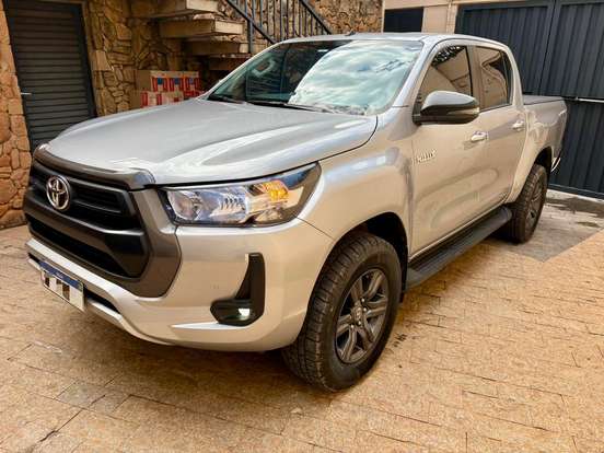 TOYOTA-HILUX-2024