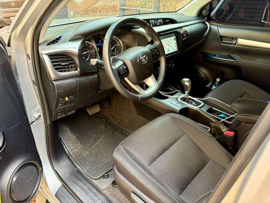 TOYOTA-HILUX-2.8 D-4D TURBO DIESEL CD SR 4X4 AUTOMÁTICO TOYOTA-HILUX-2024