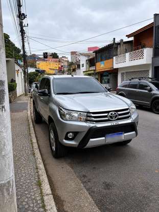 TOYOTA-HILUX-2016