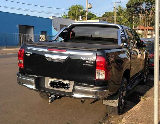 TOYOTA-HILUX-2019