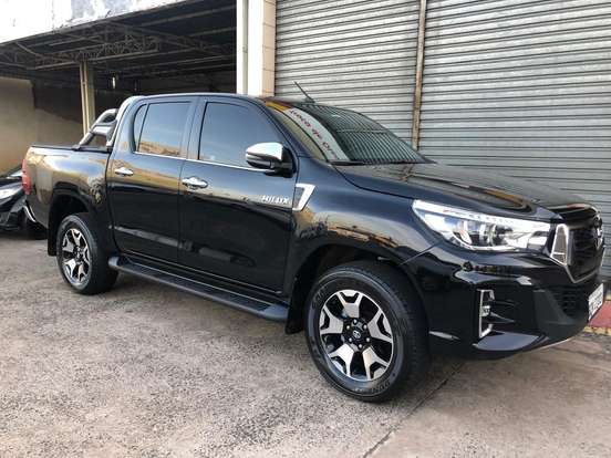 TOYOTA-HILUX-2019