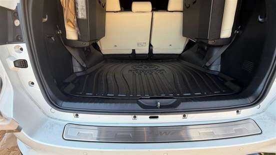 TOYOTA-HILUX SW4-2025