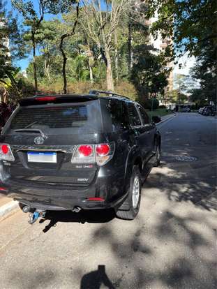 TOYOTA-HILUX SW4-2013