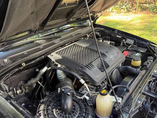 TOYOTA-HILUX SW4-3.0 SRV 4X4 7 LUGARES 16V TURBO INTERCOOLER DIESEL 4P AUTOMÁTICO TOYOTA-HILUX SW4-2013