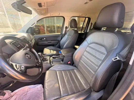 VOLKSWAGEN-AMAROK-2021