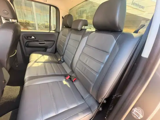 VOLKSWAGEN-AMAROK-2021