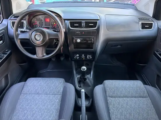 VOLKSWAGEN-FOX-2012
