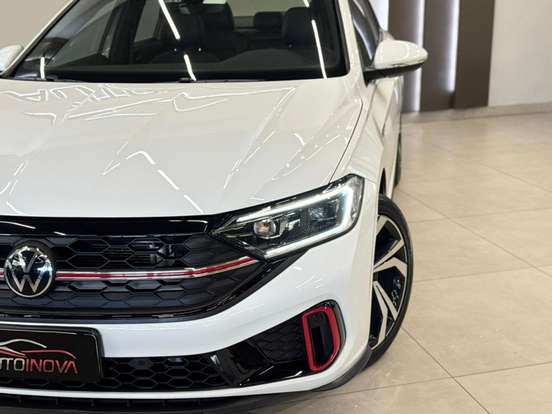 VOLKSWAGEN-JETTA-2022