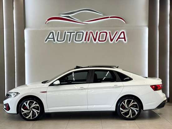 VOLKSWAGEN-JETTA-2022