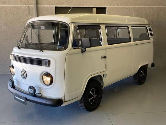 VOLKSWAGEN KOMBI 1.6 MI STD LOTAÇÃO 8V GASOLINA 3P MANUAL