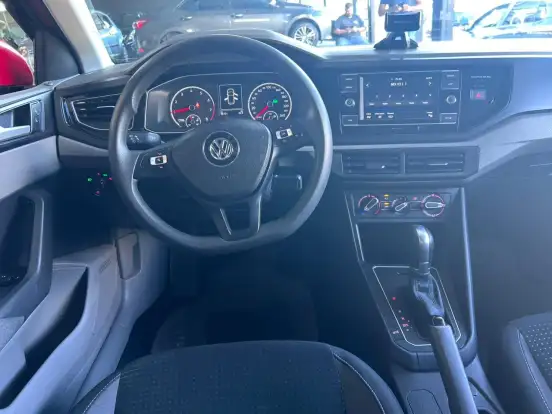 VOLKSWAGEN-POLO-2018