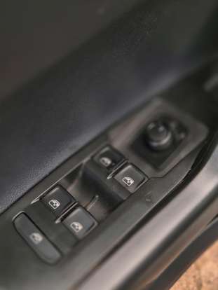 VOLKSWAGEN-POLO-2021