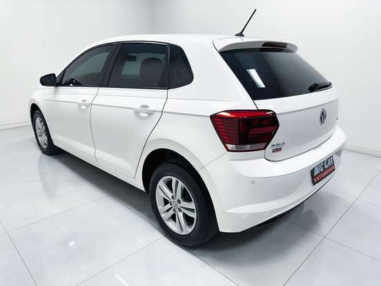 VOLKSWAGEN-POLO-2020