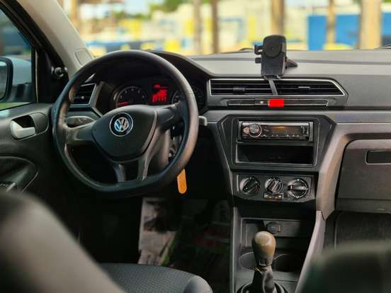 VOLKSWAGEN-VOYAGE-2017
