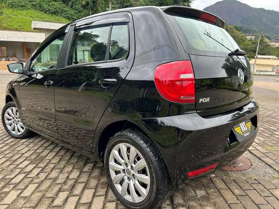 VOLKSWAGEN-FOX-2014