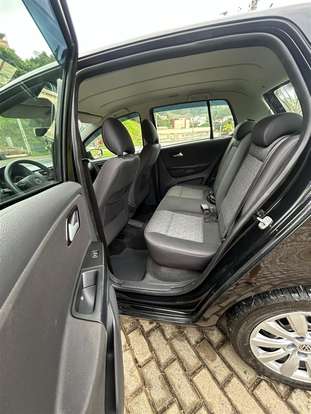 VOLKSWAGEN-FOX-1.0 MI 8V FLEX 4P MANUAL VOLKSWAGEN-FOX-2014