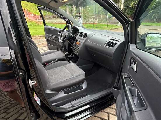 VOLKSWAGEN-FOX-1.0 MI 8V FLEX 4P MANUAL VOLKSWAGEN-FOX-2014