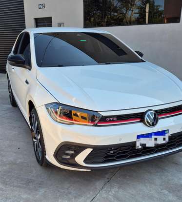 VOLKSWAGEN-POLO-2023