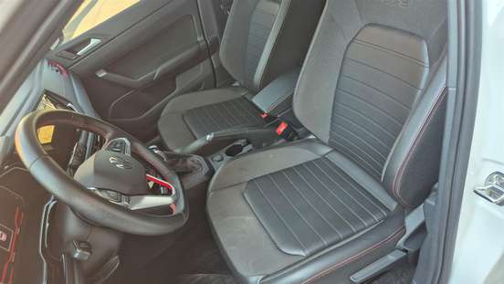VOLKSWAGEN-POLO-2023