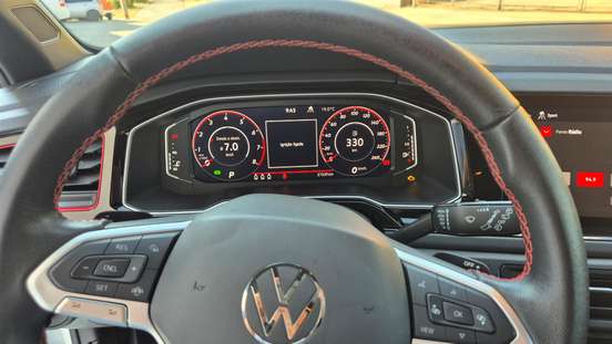 VOLKSWAGEN-POLO-2023