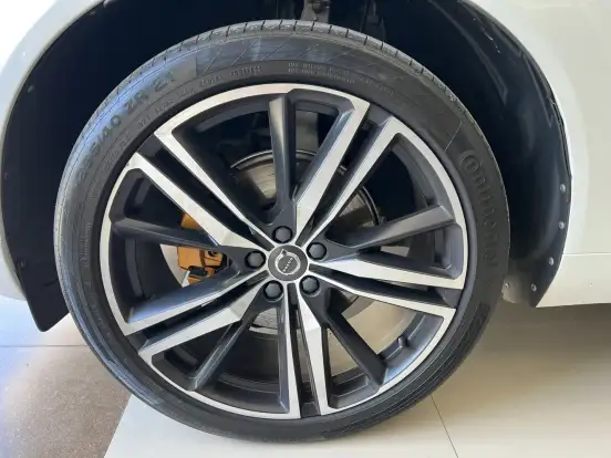 VOLVO-XC60-2.0 T5 GASOLINA R-DESIGN AWD GEARTRONIC VOLVO-XC60-2018