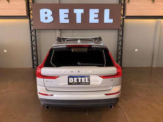 VOLVO-XC60-2.0 T5 GASOLINA MOMENTUM AWD GEARTRONIC VOLVO-XC60-2019