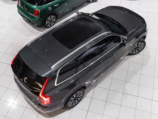VOLVO-XC90-2022