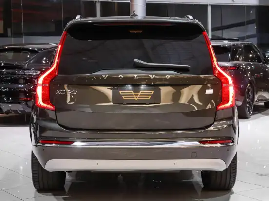 VOLVO-XC90-2022