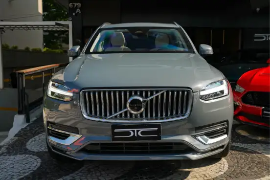 VOLVO-XC90-2023