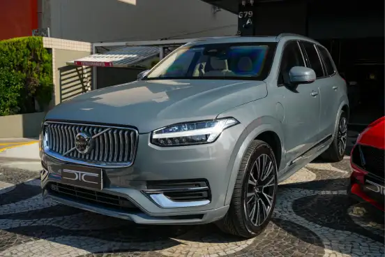 VOLVO-XC90-2023