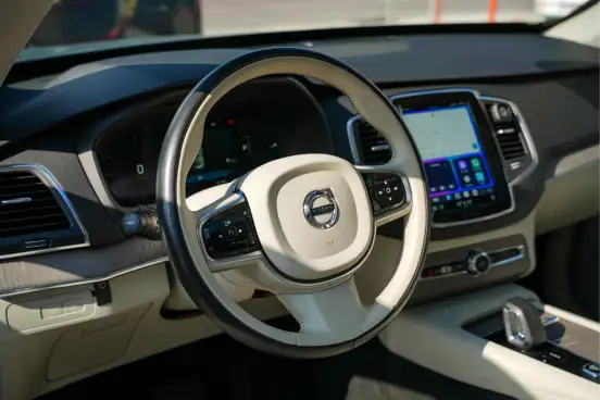 VOLVO-XC90-2023
