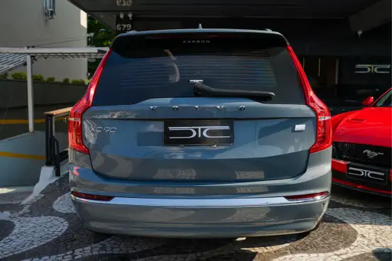 VOLVO-XC90-2023