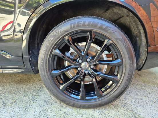 VOLVO-XC90-2018