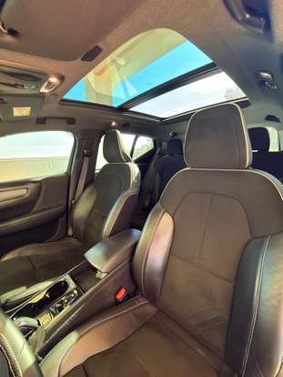 VOLVO-XC40-2020