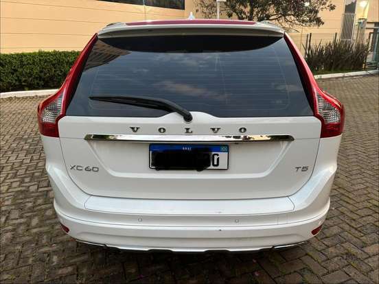 VOLVO-XC60-2014