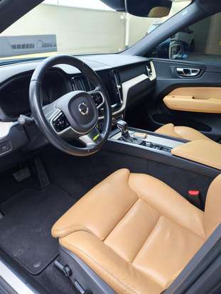 VOLVO-XC60-2018